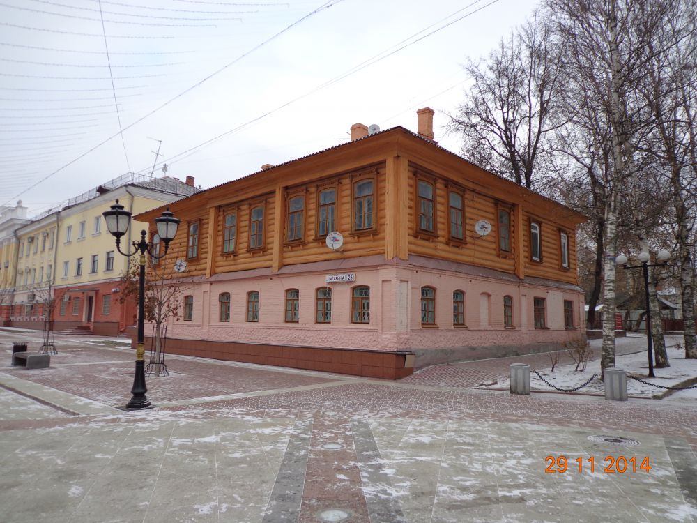 Жилой дом 1886 года постройки. Эклектика. Бульвар Гагарина, 26