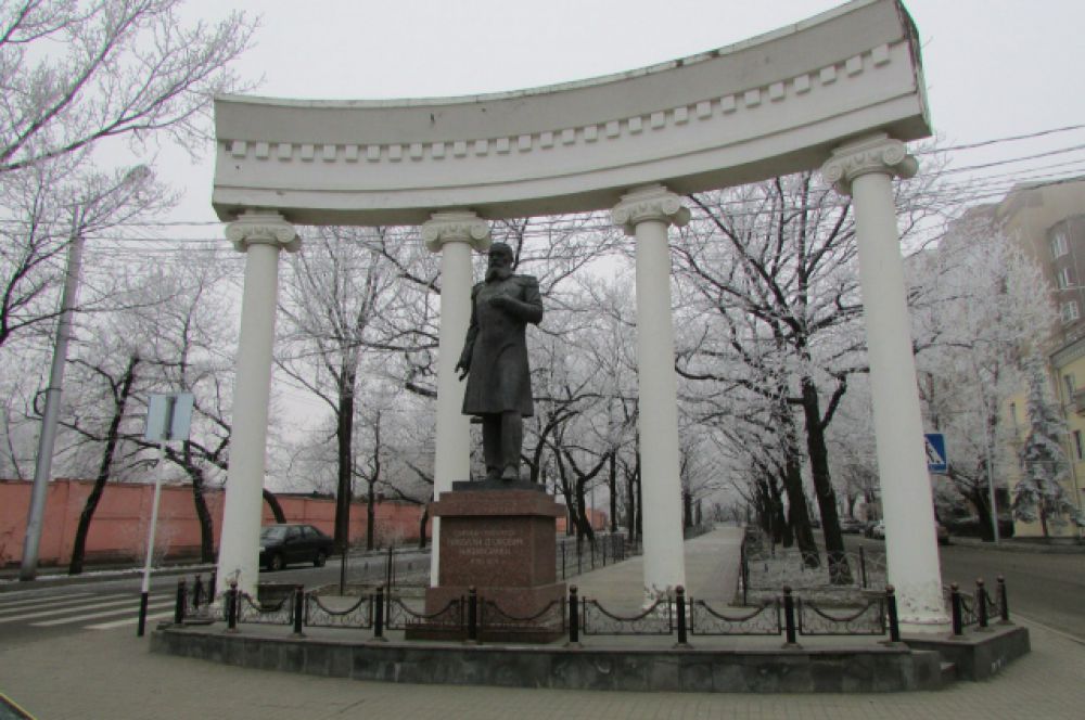 Памятник генерал-губернатору Никифораки