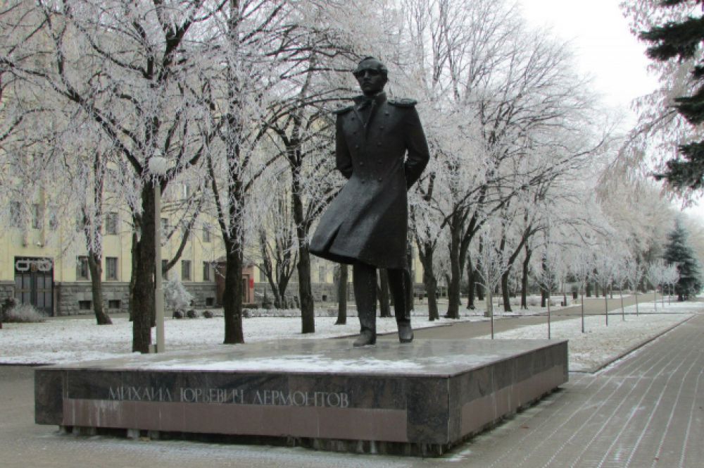 Памятник Михаилу Лермонтову