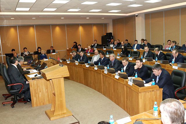 Приморские парламентарии утверждают бюджет на 2015 год.