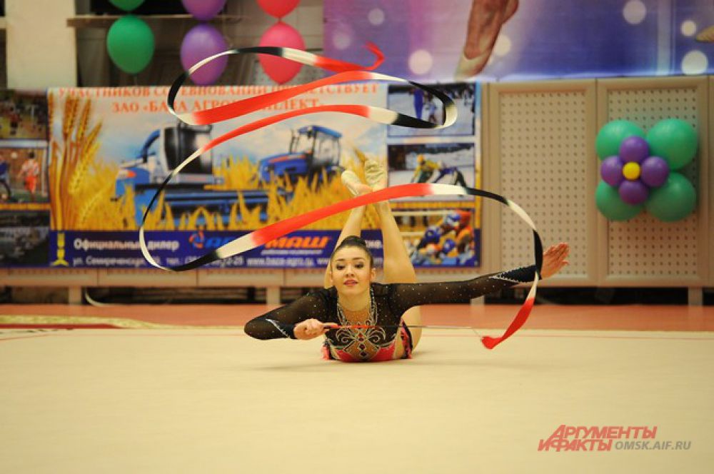 В Омске прошёл турнир по художественной гимнастике имени Галины Горенковой.
