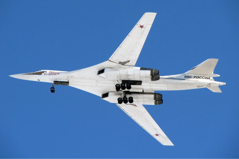 Каждый из состоящих на вооружении самолетов носит имя крупного авиаконструктора или знаменитого летчика: Игоря Сикорского, Андрея Туполева, Павла Тарана, Виталия Копытова и многих других.