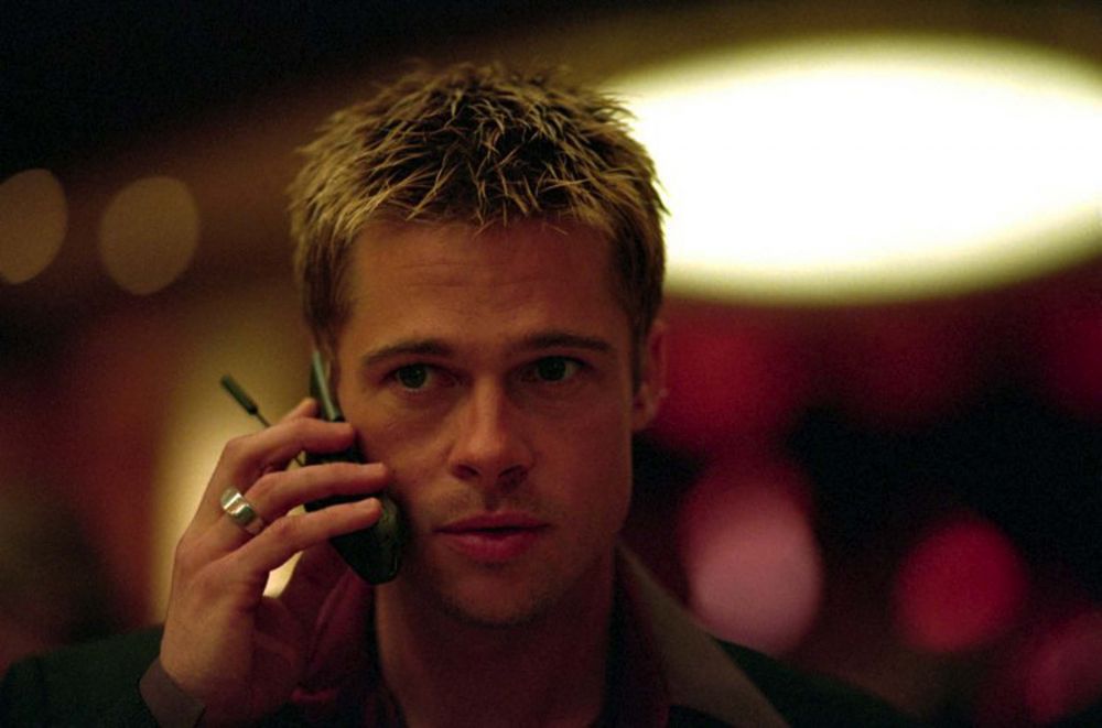 2001 год. Брэд Питт снимается в известном фильме «Одиннадцать друзей Оушена» в роли хладнокровного злоумышленника