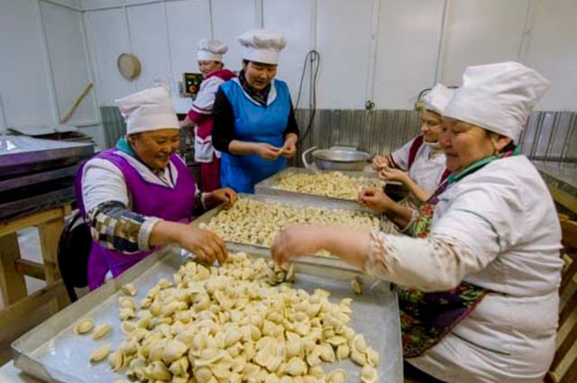 Продукция кооператива «Угры» из Баяндаевского района пользуется спросом у жителей области.