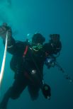 Дайверы рассчитывали погрузиться на 100 метров. Однако глубина моря в районе острова Десепшен оказалась всего 97 метров. Исследователи уперлись в дно.
