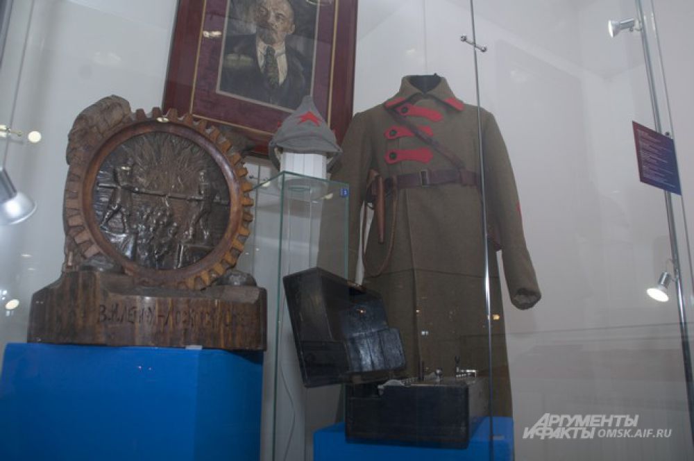 В Омске открылась выставка «Дары советским лидерам. От Ленина до Горбачева».