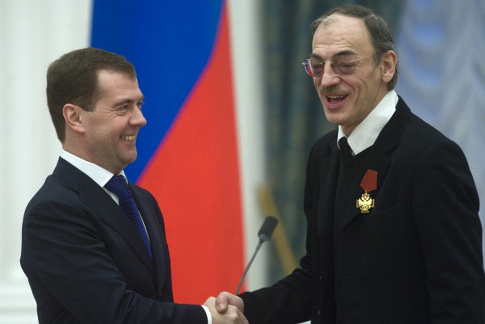 Президент России Дмитрий Медведев и Михаил Боярский. 2009 год.