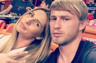 Роман Безус с женой