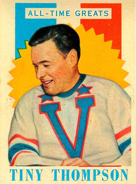 В 1951 году Topps выпускает серию бейсбольных карточек. Первые же два набора по 52 вкладыша были раскуплены необычайно быстро.