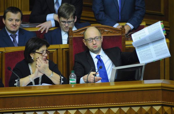 Арсений Яценюк: «Ключевая цель бюджета-2015 – это финансирование национальной безопасности и обороны»