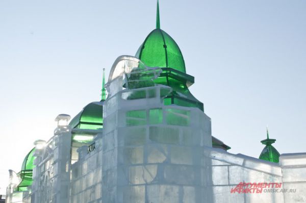Ледовый городок «Беловодье» почти готов к открытию.