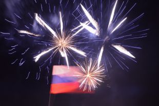 Салют в честь присоединения Крыма.
