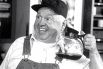 В Лос-Анджелесе 6 апреля в возрасте 93 лет скончался знаменитый американский актёр Микки Руни. Он прославился ещё до Второй мировой войны, играл главные роли в комедиях и спортивных драмах. Руни играл в «Завтраке у Тиффани», «Этом безумном, безумном, безумном, безумном мире», «Чёрном скакуне» и «Ночи в музее» - на протяжении нескольких десятков лет актёр работал в проектах самого большого калибра и попал в Книгу рекордов Гиннесса как рекордсмен по продолжительности актёрской карьеры. 