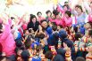 По информации, опубликованной одной из китайских газет, Чан Сон Тхэка и пятерых его подельников раздели догола и отдали на съедение 120 голодным псам. За расправой наблюдали высшие руководители КНДР, включая товарища Ким Чен Ына.