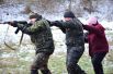 Бабушка с автоматом готовится к АТО