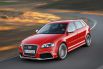 Для посетителей первого мотор-шоу года Audi приготовила премьеру хот-хэтча RS3 - одного из самых быстрых и мощных в сегменте. По сравнению с предыдущим поколением, отдача мотора 2,5 литра увеличилась до 367 л. с. и 465 ньютон-метров. А время разгона с места до 100 км/ч сократилось до 4,3 секунды. 