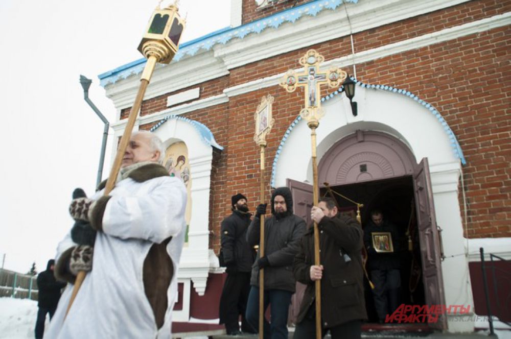 Крестный Крещенский ход в Большекулачье.