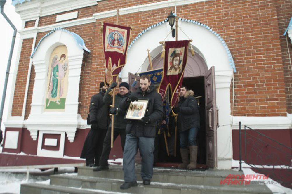 Крестный Крещенский ход в Большекулачье.