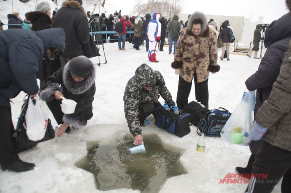 Крещенские купания в Большекулачье Омской области.