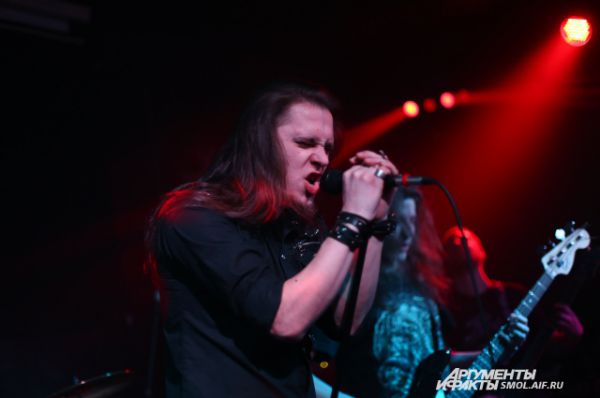 Стиль Pantianak – это сплав мелодичного среднетемпового black-metal, агрессивного death-metal и романтичного gothic-doom-metal. 