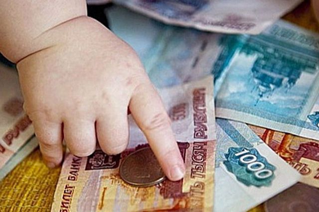 Незаконно было обналичено 5,7 млн рублей материнского капитала.