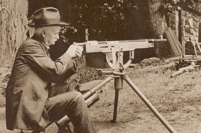 Конструктор за пулемётом образца 1918 г.