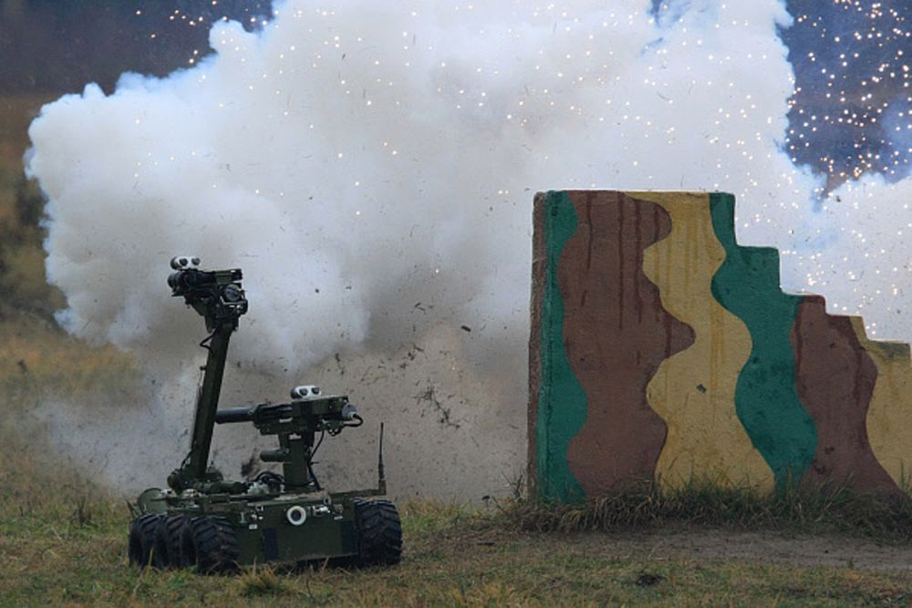 Российский мобильный робототехнический комплекс для разведки и огневой поддержки «Металлист».