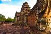 Раньше считалось, что каменные блоки свозили в соседнее озеро, а оттуда переправляли по каналу в сам Ангкор-Ват. Чтобы проверить эту гипотезу, ученые изучили снимки местности, сделанные со спутника. На них удалось различить следы многочисленных древних каналов, которые вели прямо от каменоломен к храмовому комплексу.