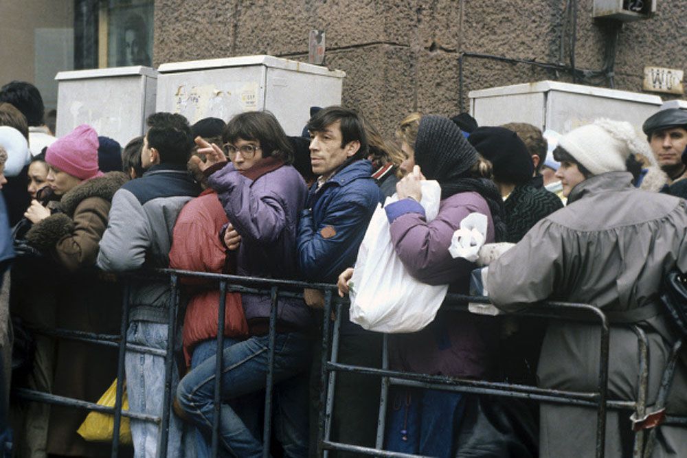2 апреля 1991 года, были в 2-4 раза повышены цены на продовольственные товары, транспорт, коммунальные услуги.
