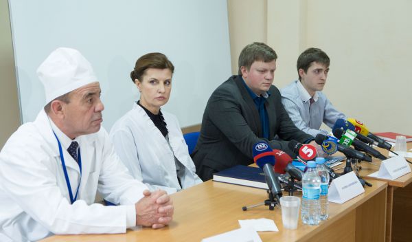 Марина Порошенко посетила пациентов ожогового центра в Киеве