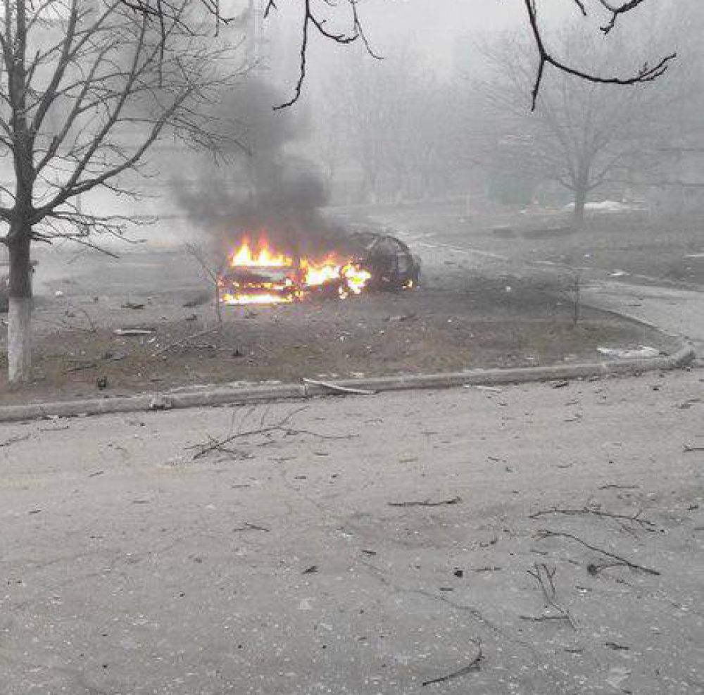Последствия обстрела в Мариуполе