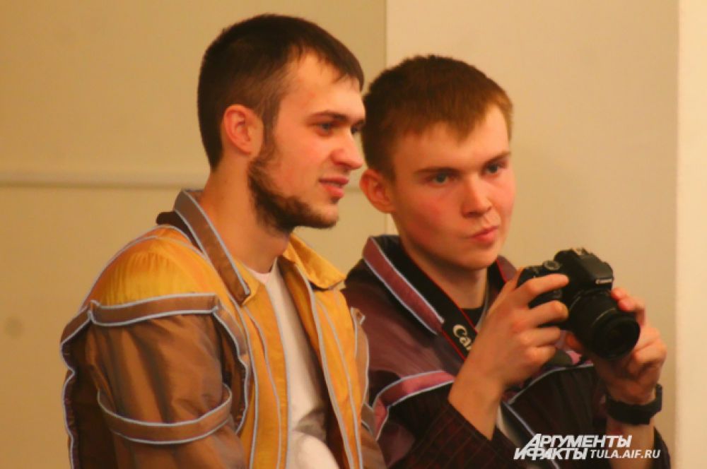 На открытии выставки выступали студенты Машиностроительного колледжа. «Театр Моды. «Вдохновение»»