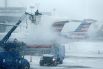 Авиакомпании в США отменили более 5,7 тыс. рейсов из-за приближения снежной бури.