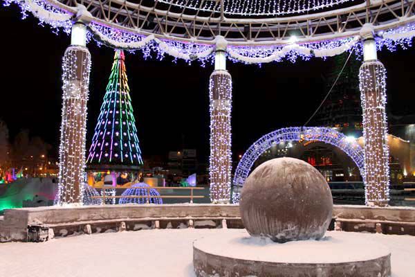Зимой город становится главной Новогодней столицей Югры. 