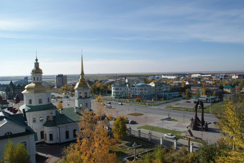 На площади Свободы стоит храм Покрова Пресвятой Богородицы. Дата его постройки – 1816 г.