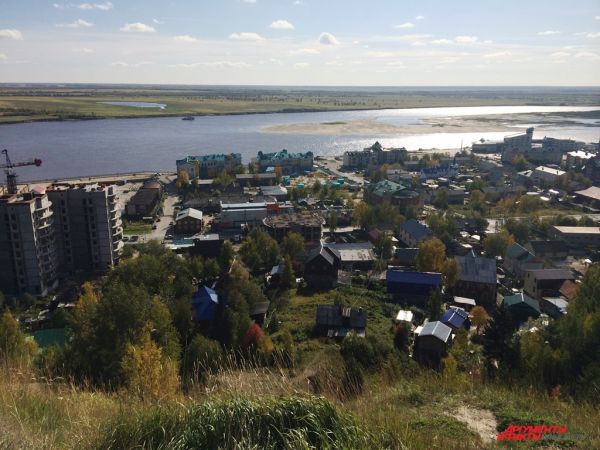Старейшая часть города Ханты-Мансийска – Самарово. Вид со стелы Первооткрывателям земли югорской.