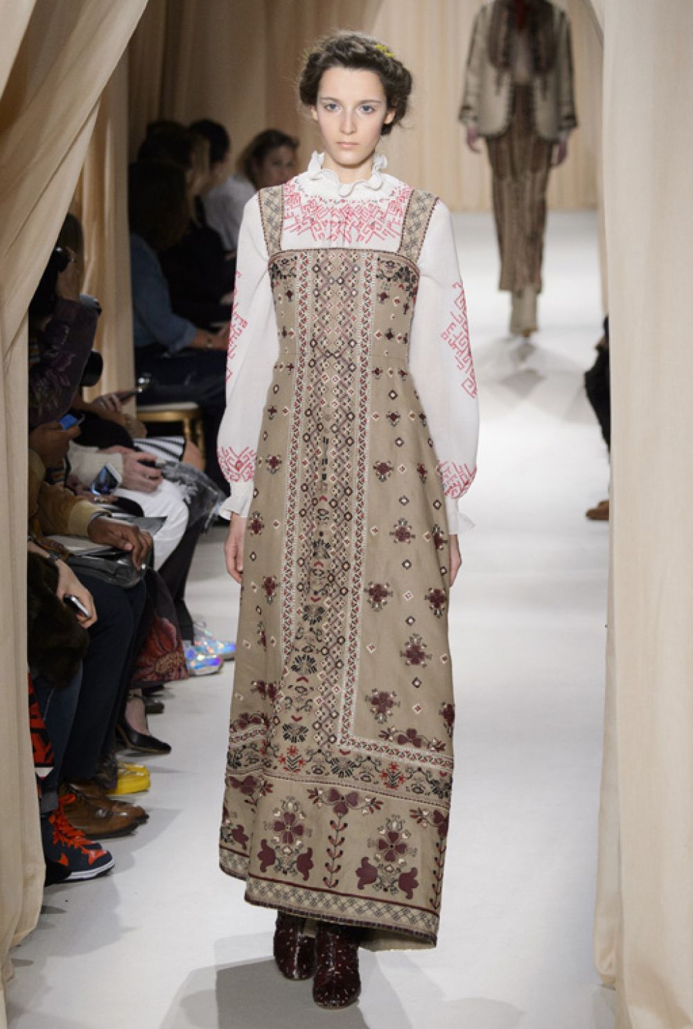 Показ коллекции Valentino в Париже