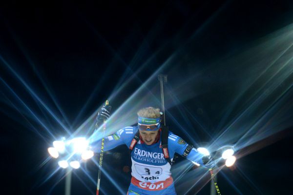 Ольга Зайцева на дистанции в женской эстафетной гонке на восьмом этапе Кубка мира по биатлону в Сочи. 2013 год.