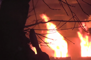 Скриншот из видео обстрела Углегорска