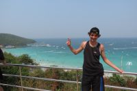 Александр добрался до острова Паттайя в Таиланде.