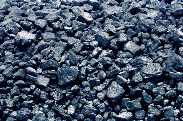 Кочегар хотел украсть 39 мешков угля.