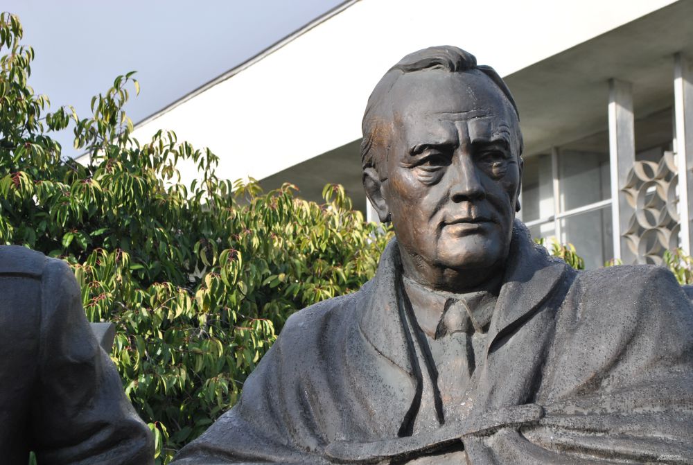 Скульптура президента США Франклина Рузвельта.