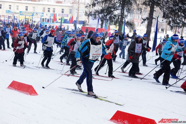 На Юбилейном забеге «победную» дистанцию преодолели пожилые лыжники. 