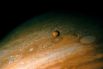 Юпитер со своим спутником Ио. «Вояджер-1», 1979 год.