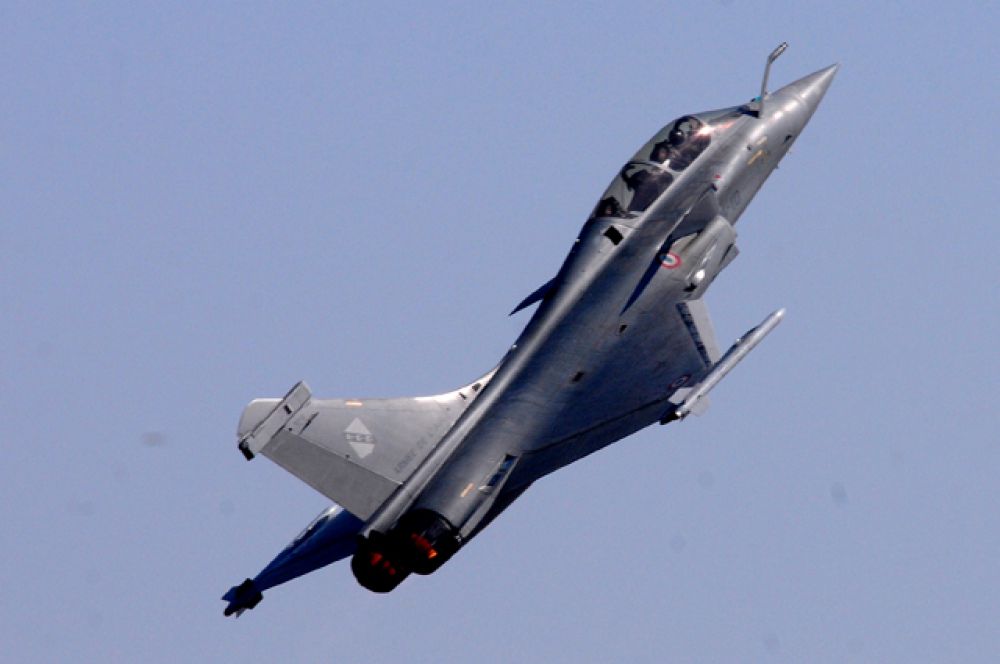 Французский истребитель Rafale.