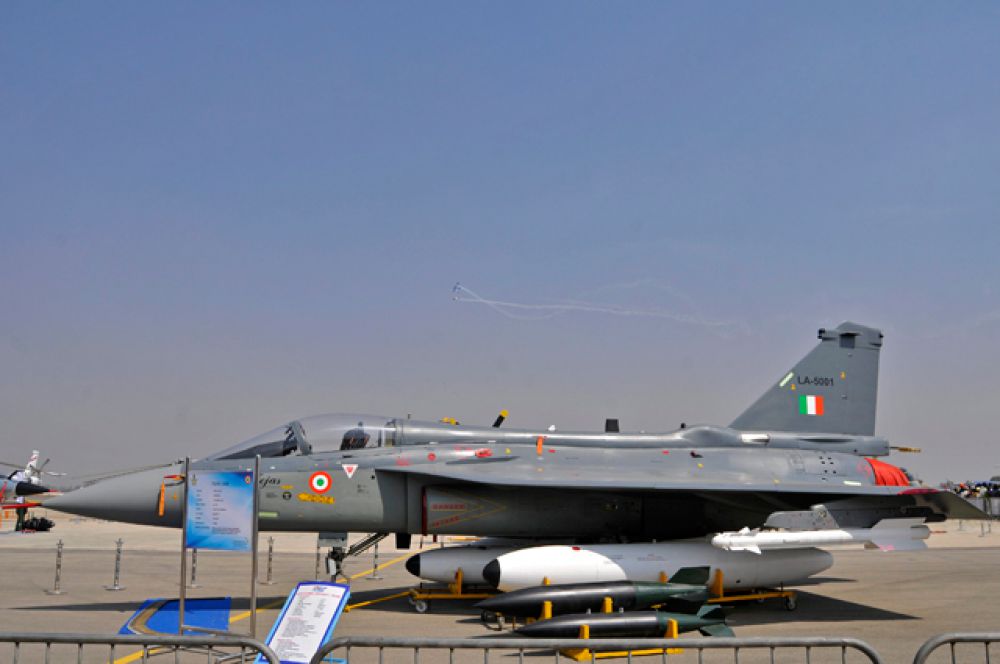 Легкий боевой самолет Tejas.