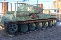 Танк Т-34 из снега.