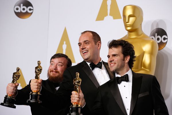 Томас Керли, Бен Уилкинс и Крейг Манн получили статуэтку в номинации «Лучшие спецэффекты» («Интерстеллар»).