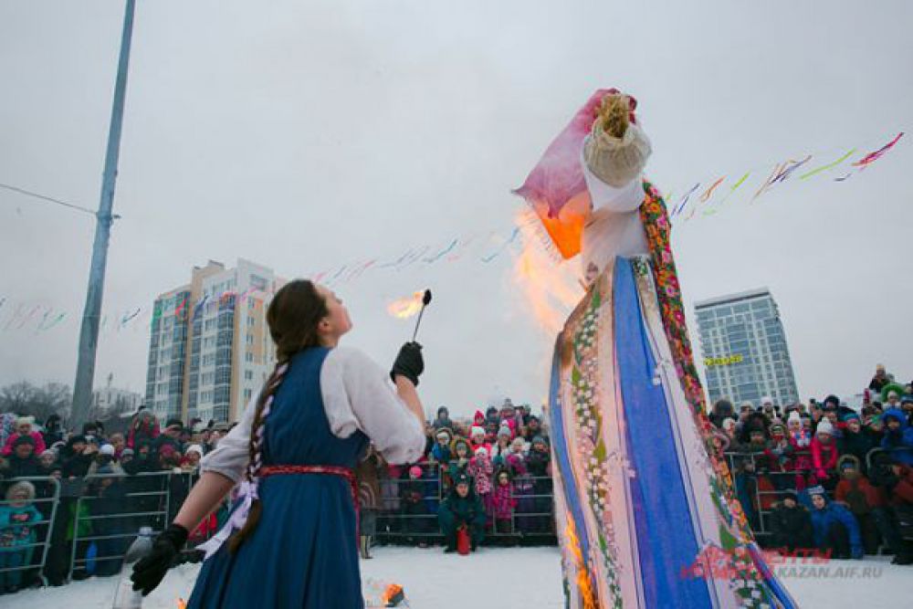 Масленичные гулянья в Казани.