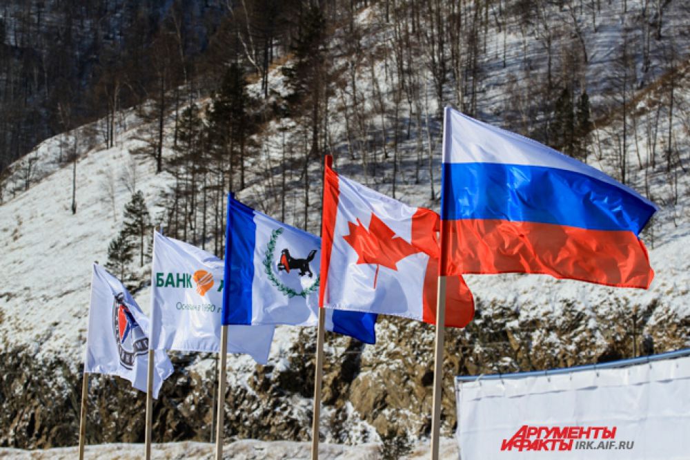 Флаги государств-участниц и Иркутской области.